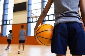 大谷翔平在 2023 赛季末正式加盟洛杉矶道奇，签下 10 年 7 亿美元震古烁今合同